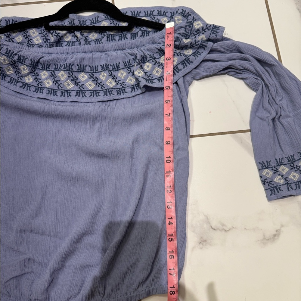 Altar'd State Light Blue Embroidered Bohemian Shirt Womens Small - Picture 9 of 9